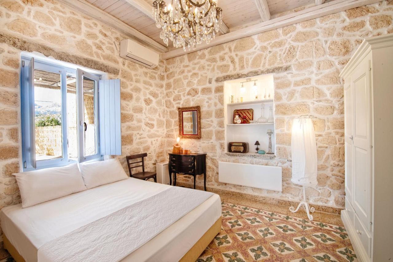 Terra E Sole Spa Suite Aegina Vathi  Exterior photo